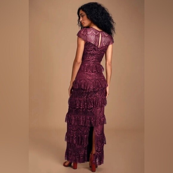 Lulu’s Romantic Daydreamer Burgundy florenceTiered Maxi Dress Champagne XS. - Picture 4 of 7